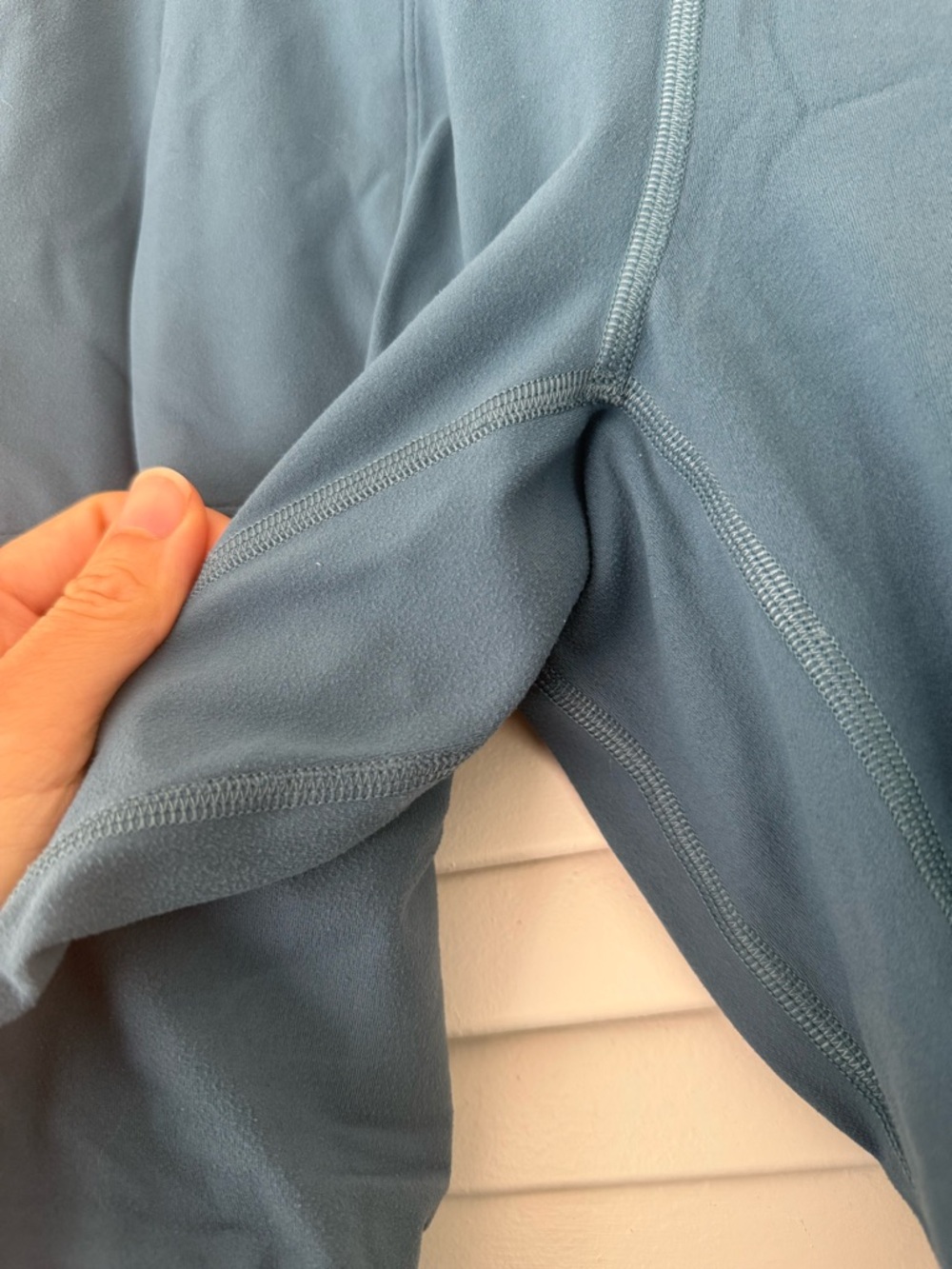 Lululemon - Picture 3 of 5